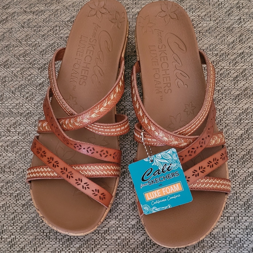 Skechers Cali Luxe Foam Brown Strappy Slide Sandals (fits like 10)